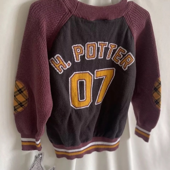 NEW w/Tags Warner Bros Harry Potter Button Down Sweater Gryffindor Hogwarts 2T - Picture 9 of 10